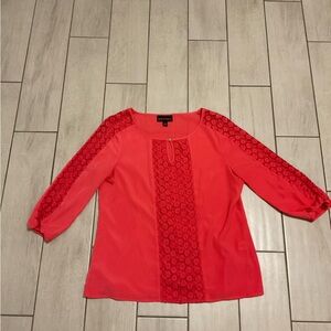Vibrant pink coral Dana Buchman blouse with lace size large. A